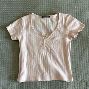 Brandy Melville baby pink cropped Henley baby tee
